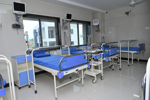 Ravankar Hospital-Orthopedic Doctor Akola/Trauma center/Fracture Doctor/Joint Replacement Akola/Best Spine Hospital in Akola